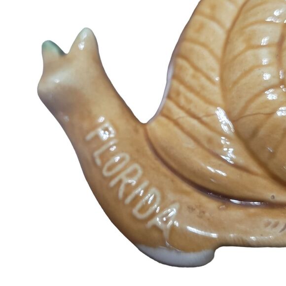 Vintage snail salt & pepper shakers - Picture 4 of 5